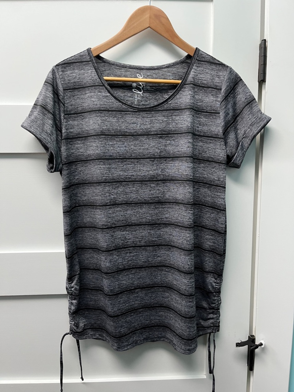 Made For Life Black & Gray Active Set Top & Capri Pants Size Large - Picture 2 of 10